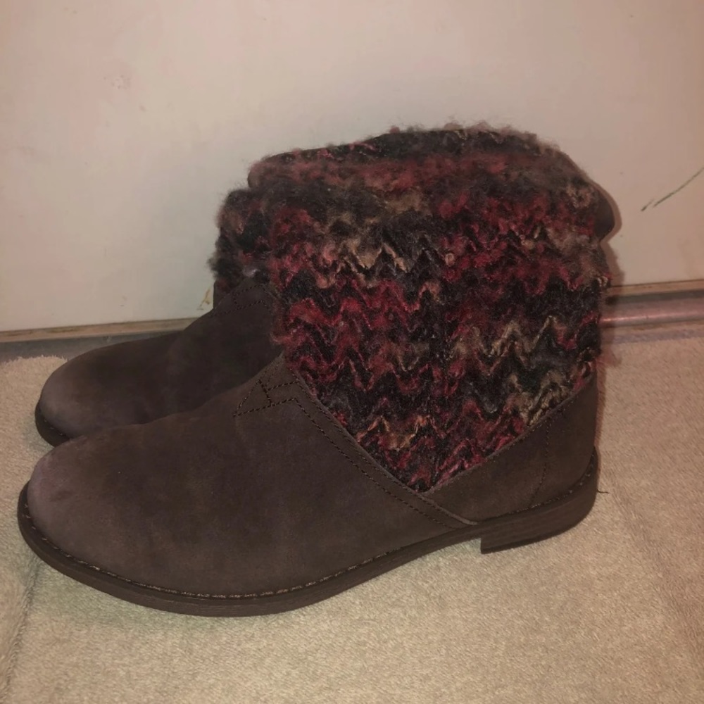 TOMS boots
